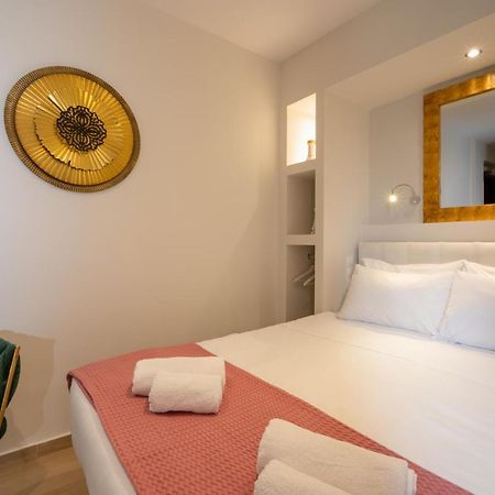 Dema Luxury Suites - Perikleous E1 アテネ エクステリア 写真