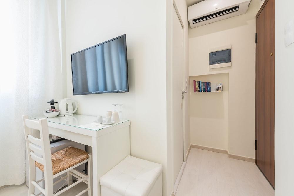 Dema Luxury Suites - Perikleous E1 アテネ エクステリア 写真