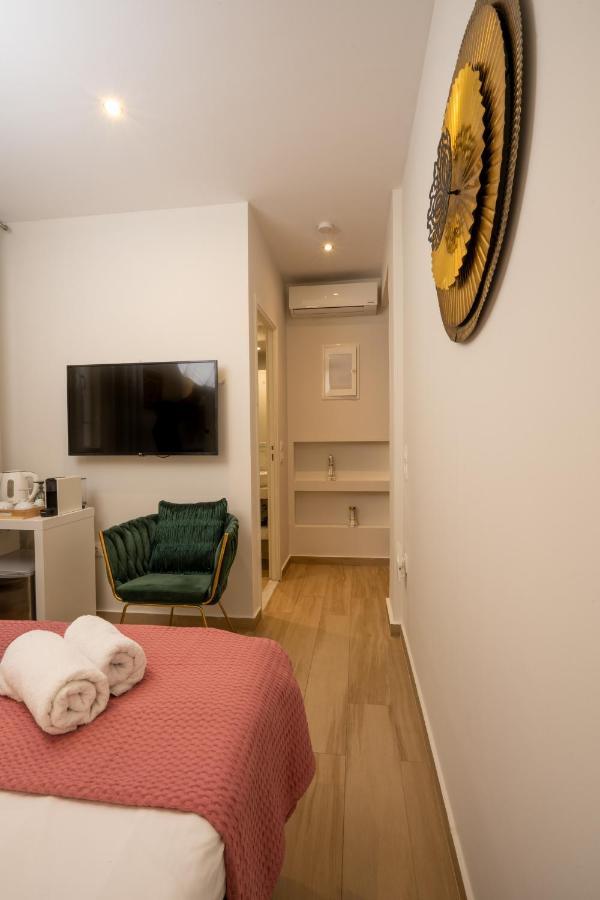 Dema Luxury Suites - Perikleous E1 アテネ エクステリア 写真